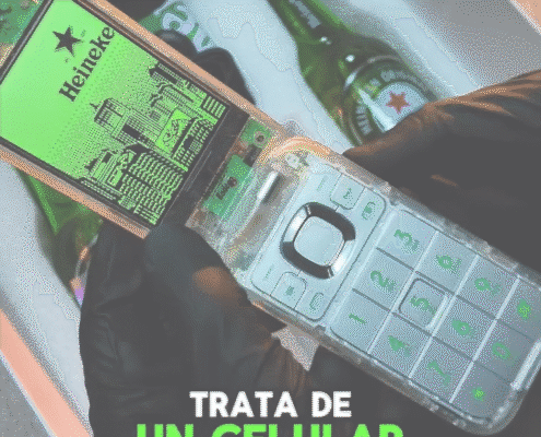 Unboxing del celular de Heinken The Boring Phone